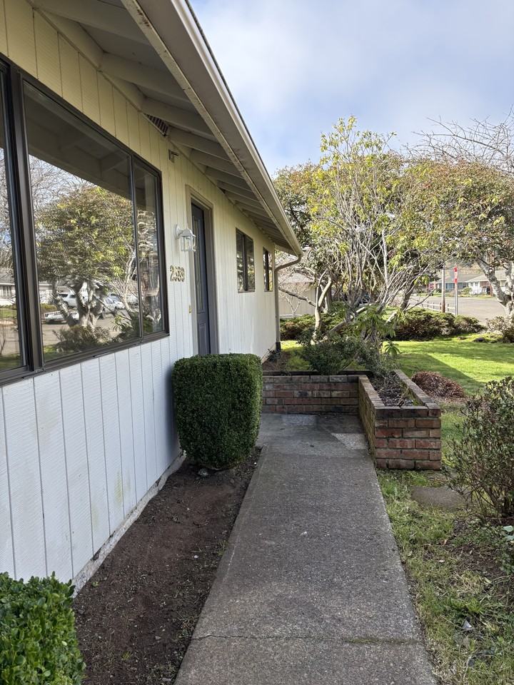 2589 14th St - Photo 2 of 18