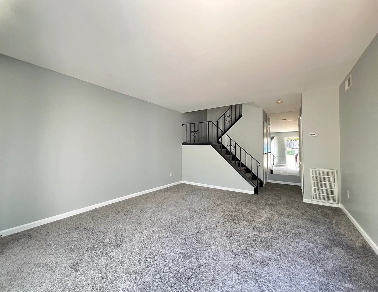 431 Brandywine Ct - Photo 4 of 19