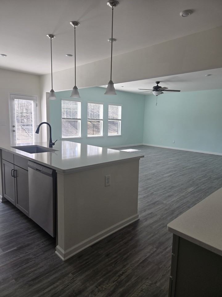 253 Cramerton Mills Pkwy - Photo 6 of 19