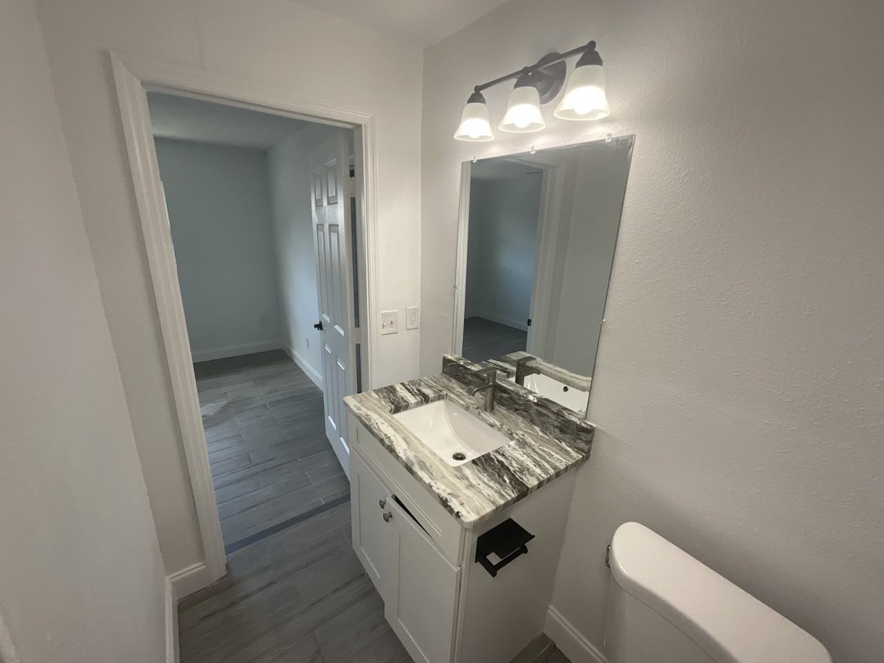 5207 Behms Ct - Photo 3 of 16