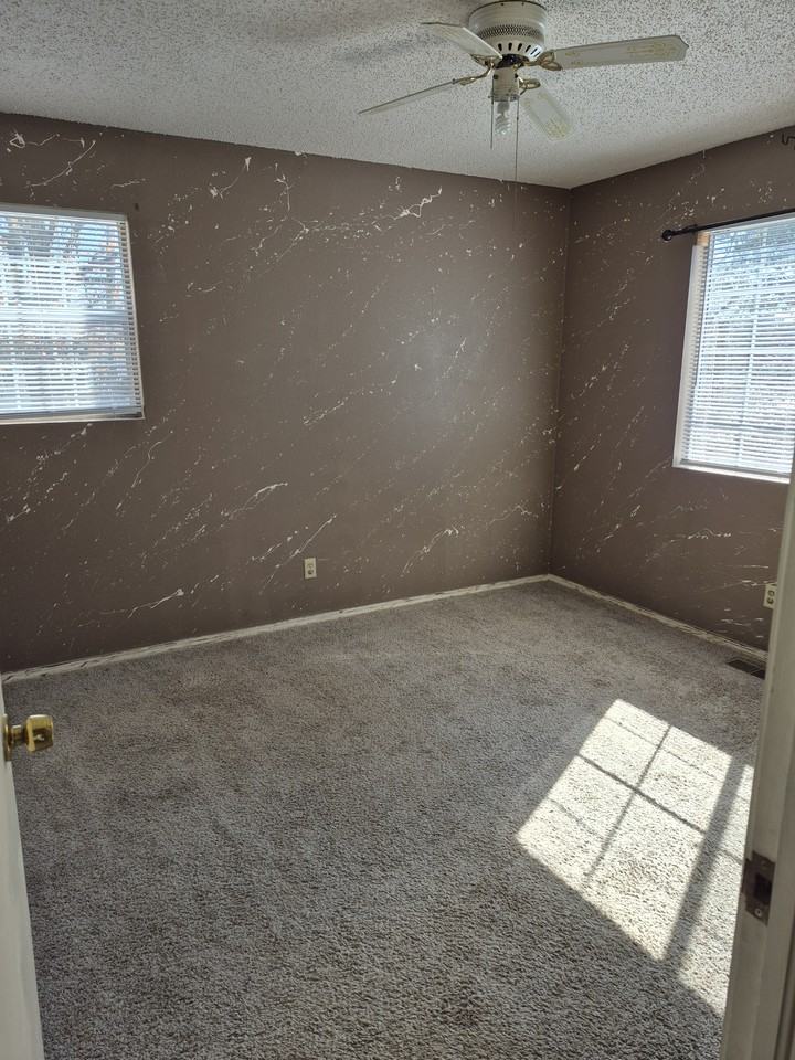 133 Elizabeth Dr - Photo 6 of 7