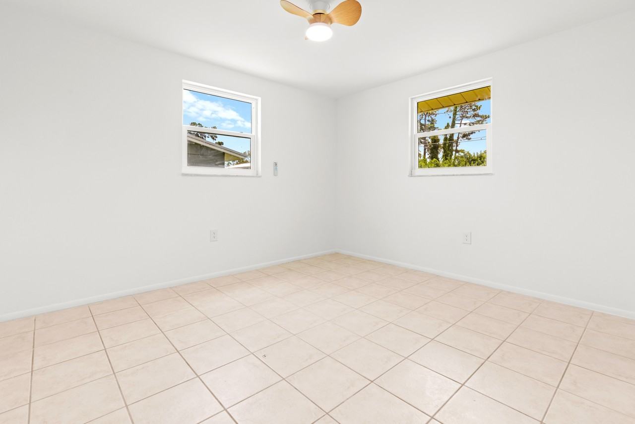 1057 Tropical Ave Nw