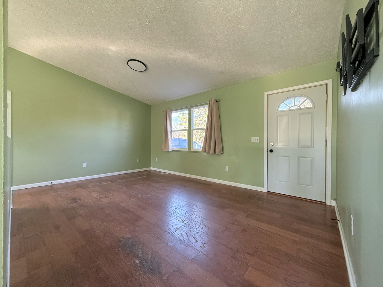 5840 Monticello Dr - Photo 2 of 14