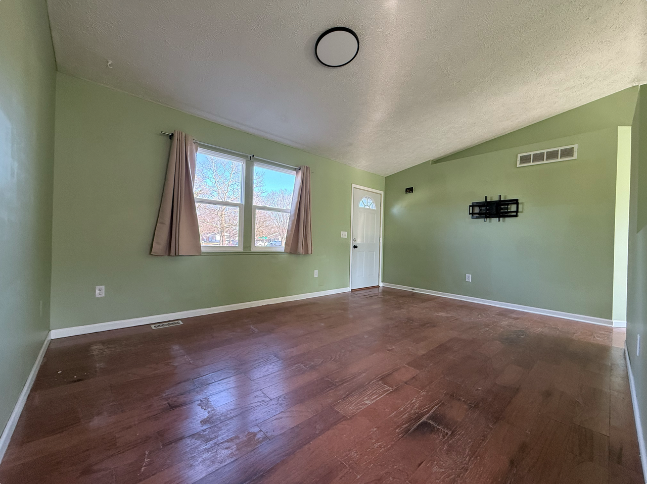 5840 Monticello Dr - Photo 3 of 14