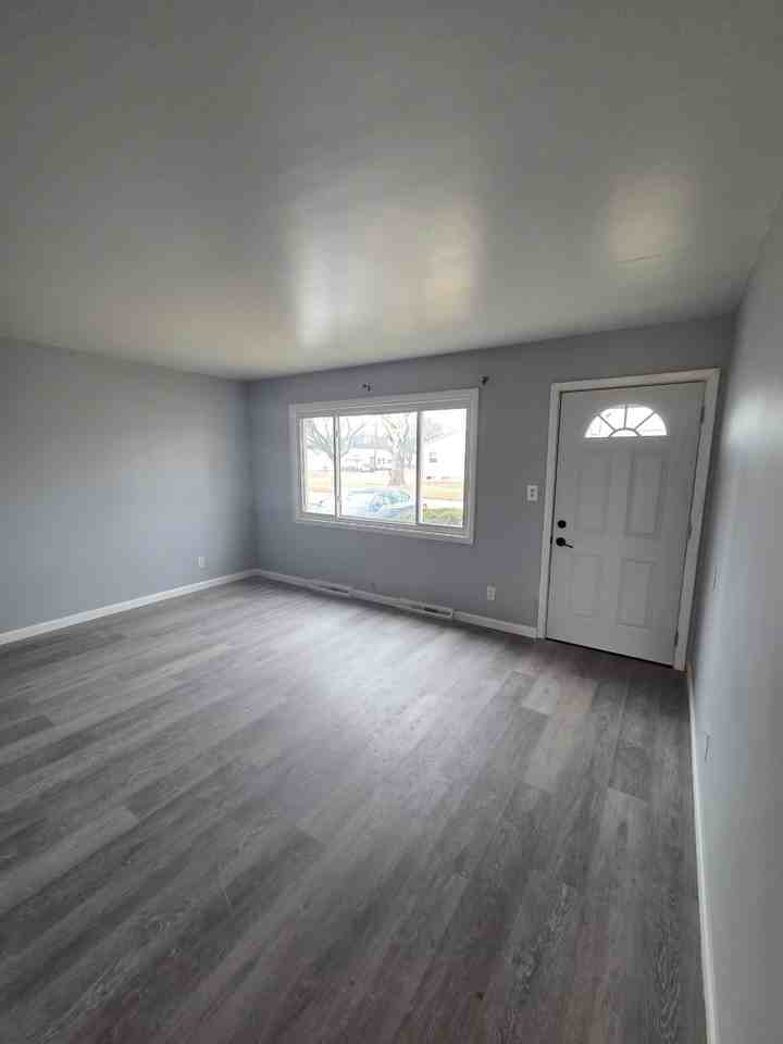 3706 Providence St - Photo 2 of 11