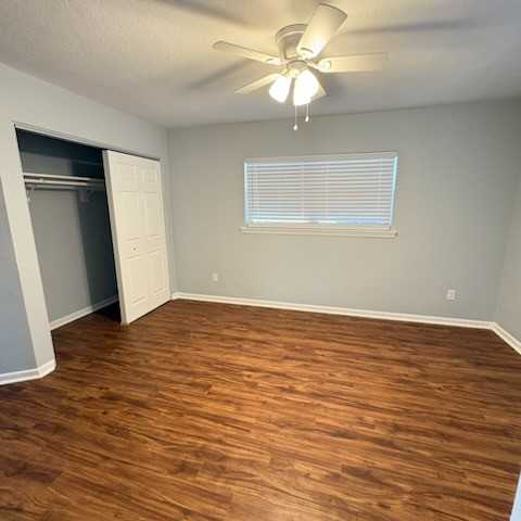 733 Oleander Dr Se - Photo 7 of 17