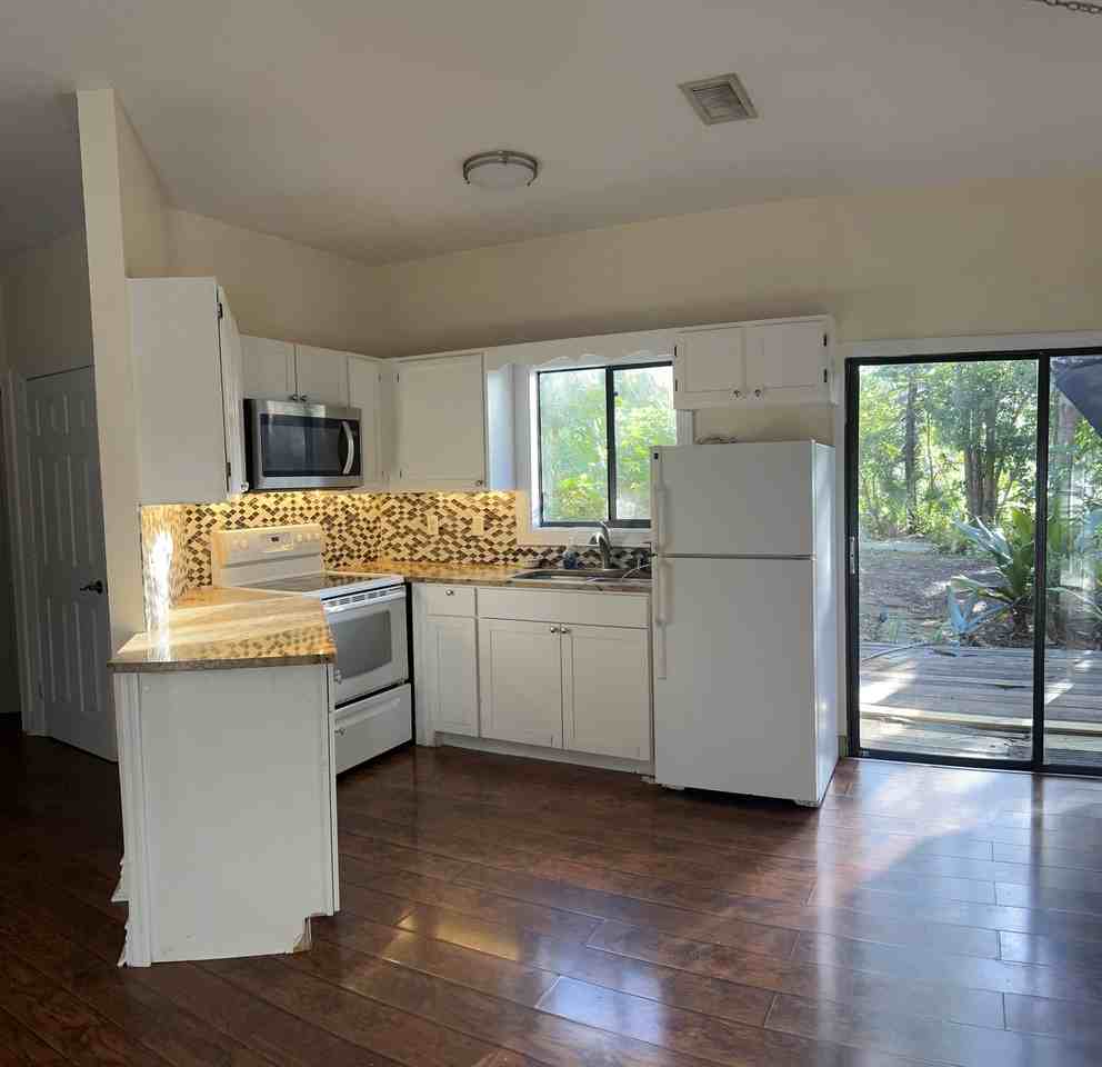 4911 Tallowood Way - Photo 2 of 10