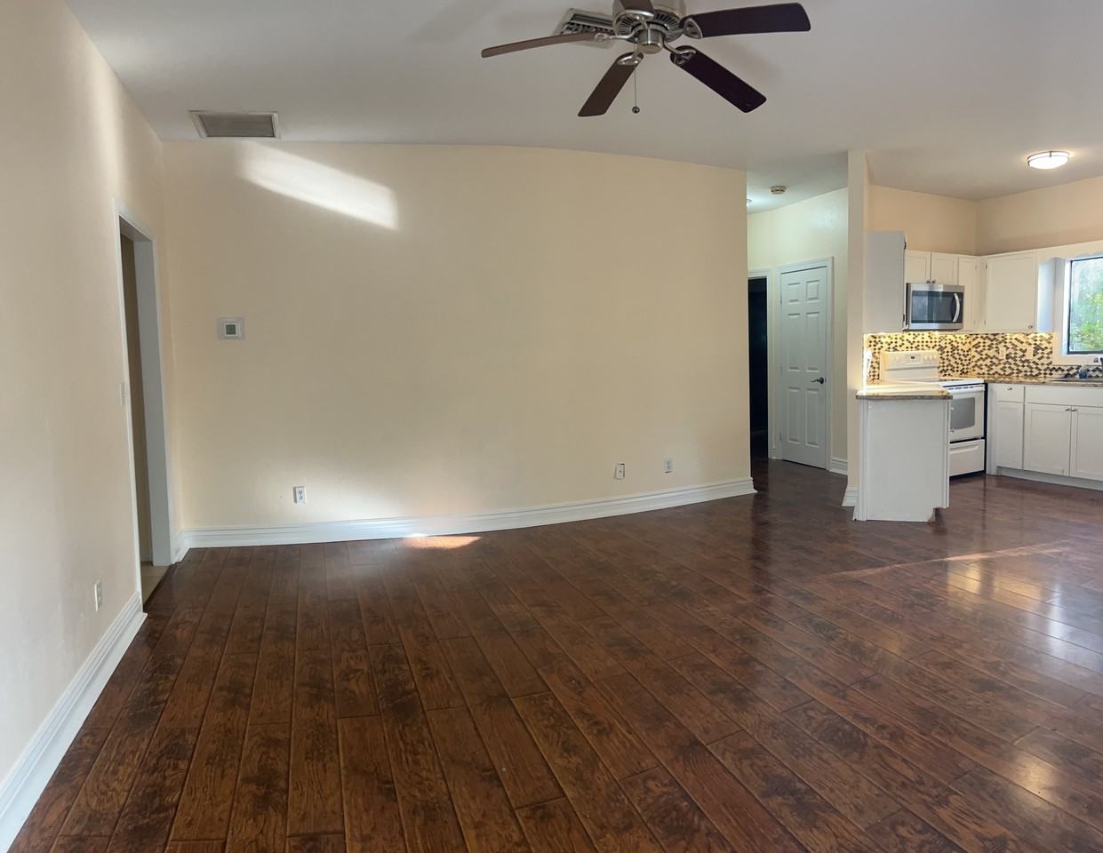 4911 Tallowood Way - Photo 7 of 10