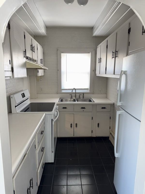 654 Alden St #2 - Photo 2 of 5