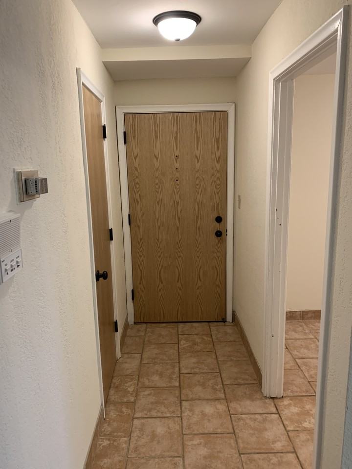 859 Saint Paul Ave #9 - Photo 2 of 16