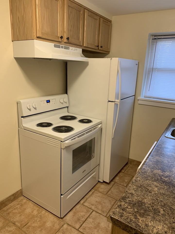 859 Saint Paul Ave #9 - Photo 3 of 16