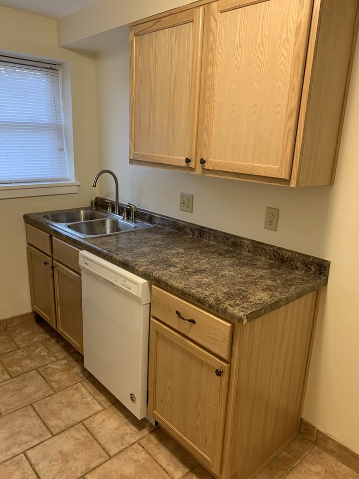 859 Saint Paul Ave #9 - Photo 4 of 16