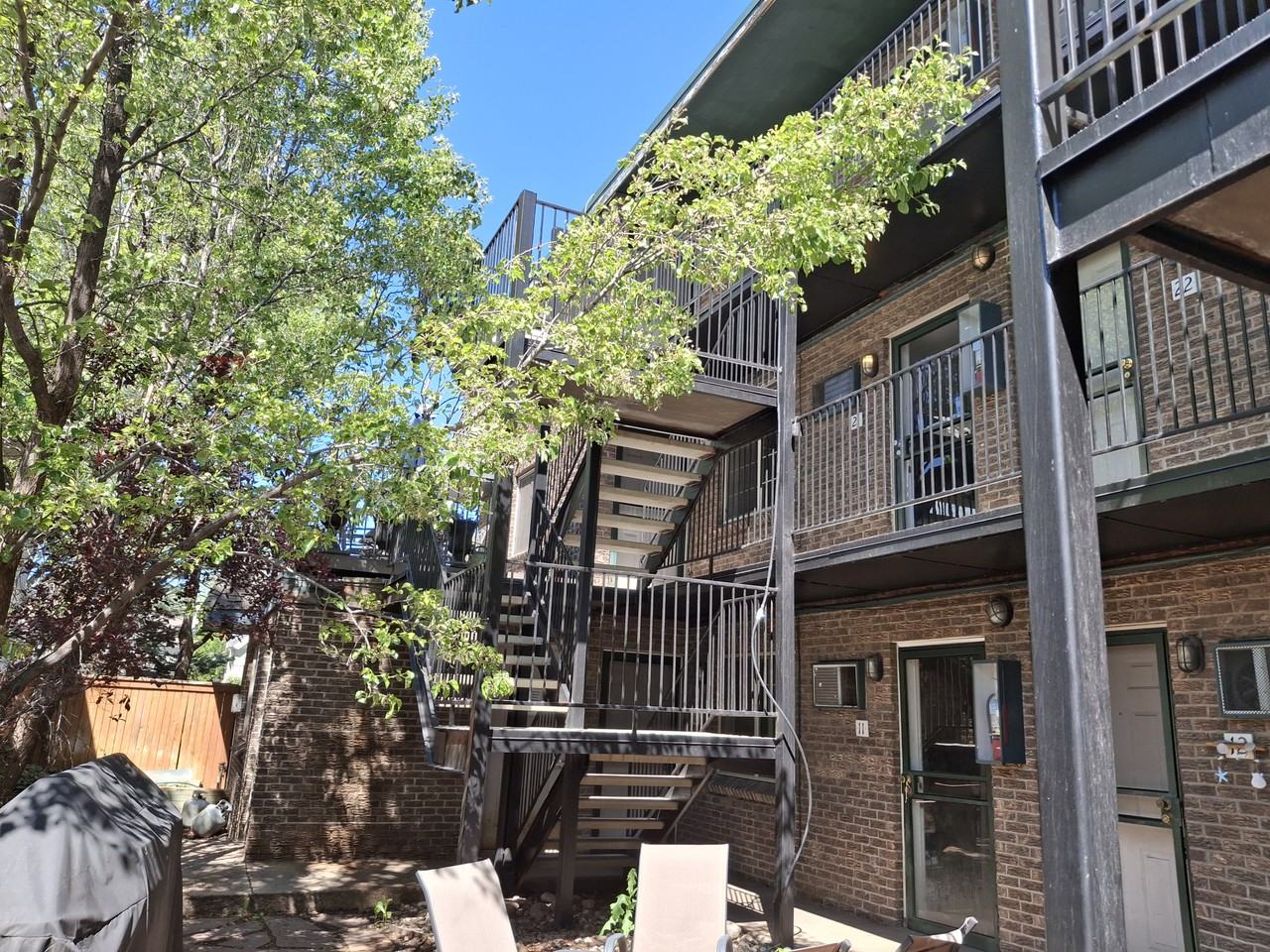 70 N Grant St - Photo 4 of 12