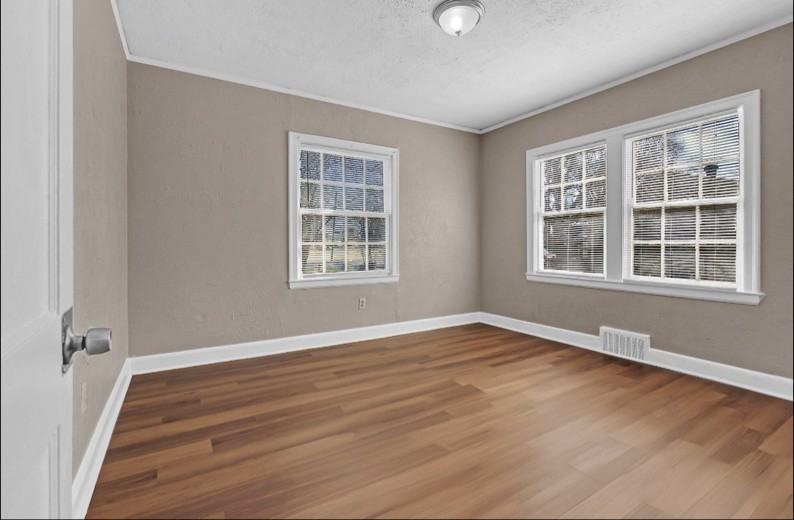 3129 Hillis St - Photo 6 of 18