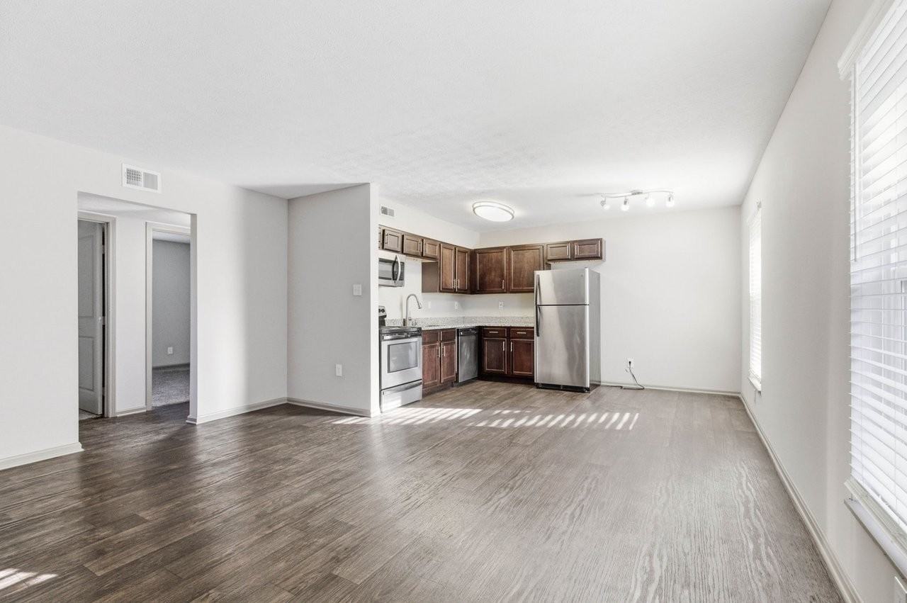 The Metropolitan - Photo 3 of 26