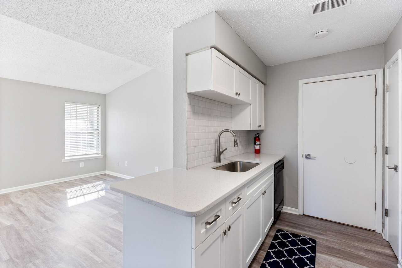 Steeplechase Apartments - Photo 7 of 33