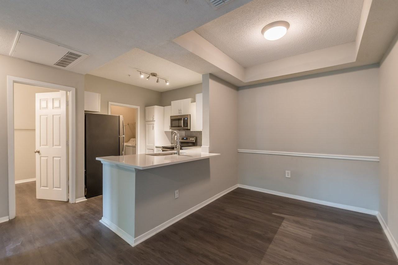 Axial Buckhead - Photo 2 of 29