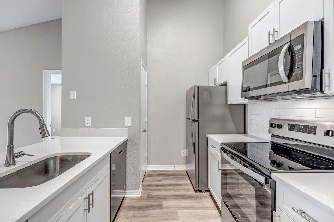 Cobblestone at Eagle Harbor - Photo 6 of 50