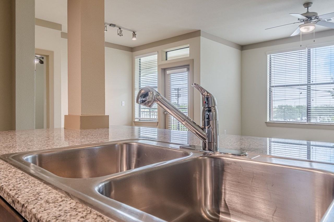 Westover Oaks - Photo 4 of 50