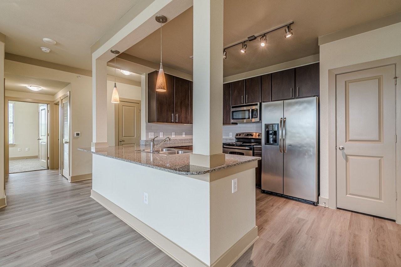 Westover Oaks - Photo 7 of 50