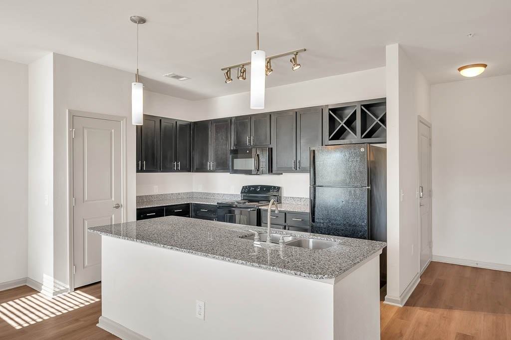 Boulevard at Lakeside - Photo 5 of 43