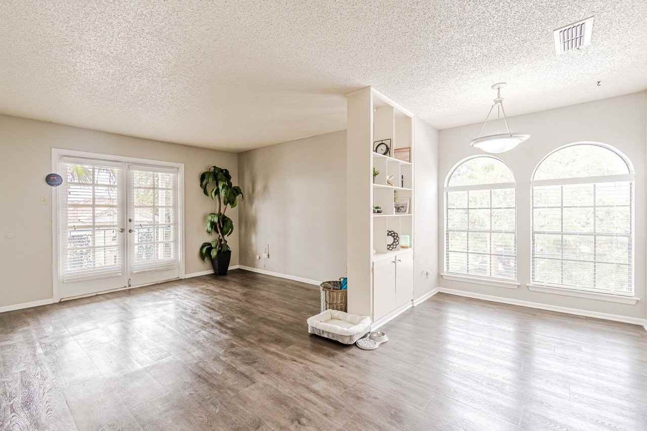 French Place Apartments - Photo 5 of 34