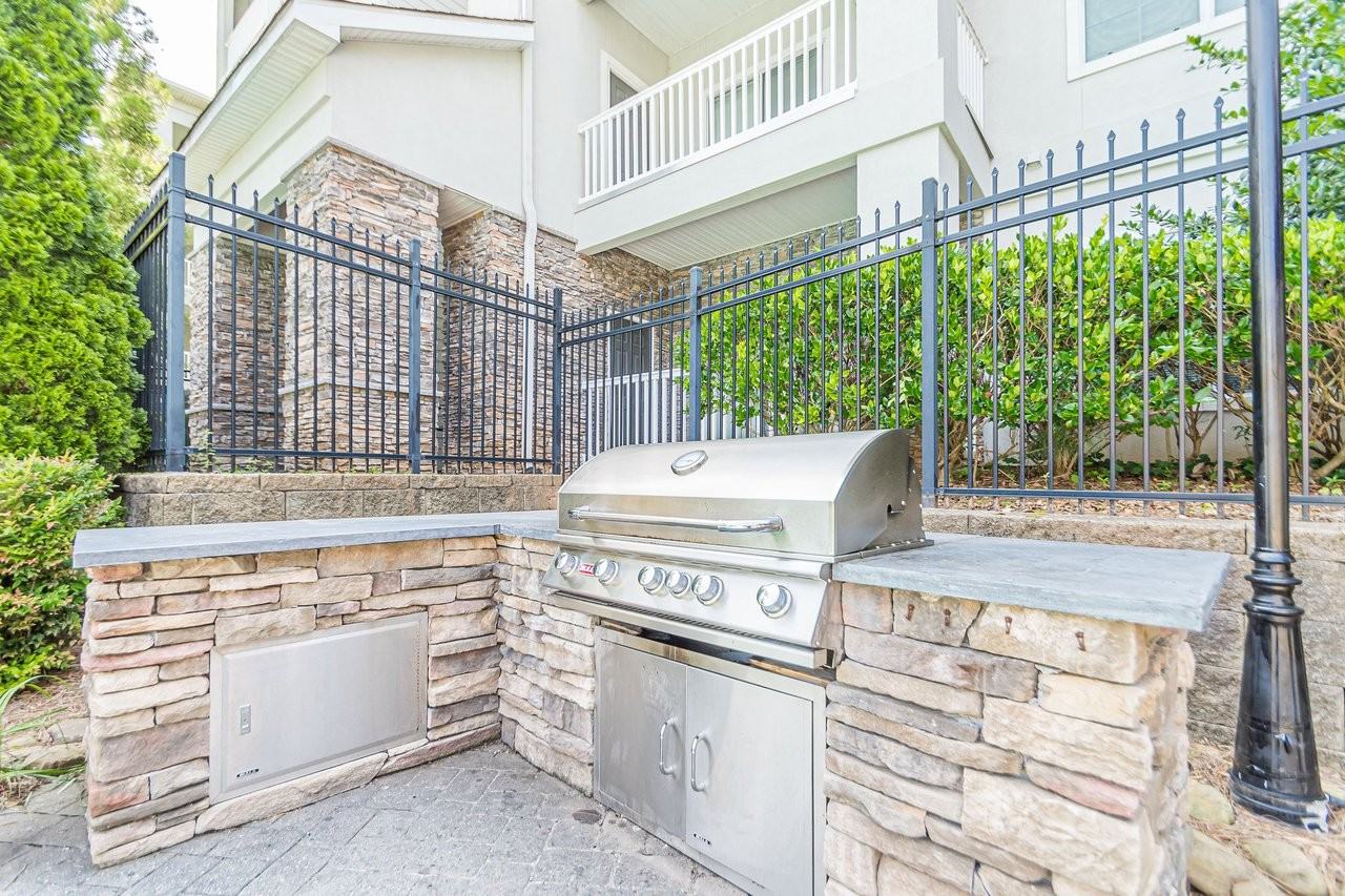 The Maddox - Photo 4 of 47