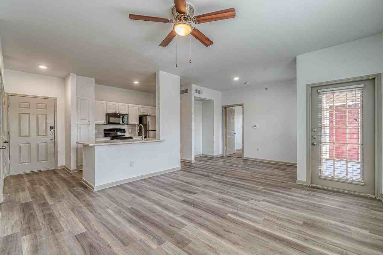 Stonecreek Ranch - Photo 4 of 50