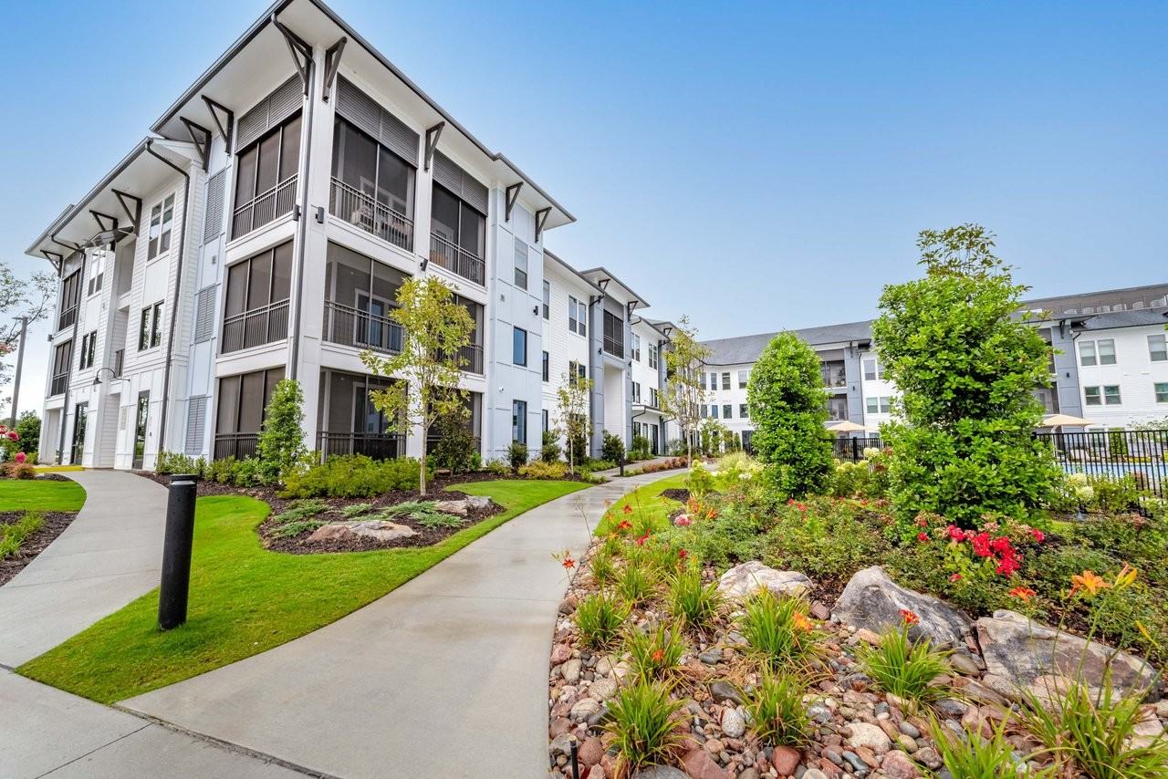 Botanic Apartments - Photo 4 of 50