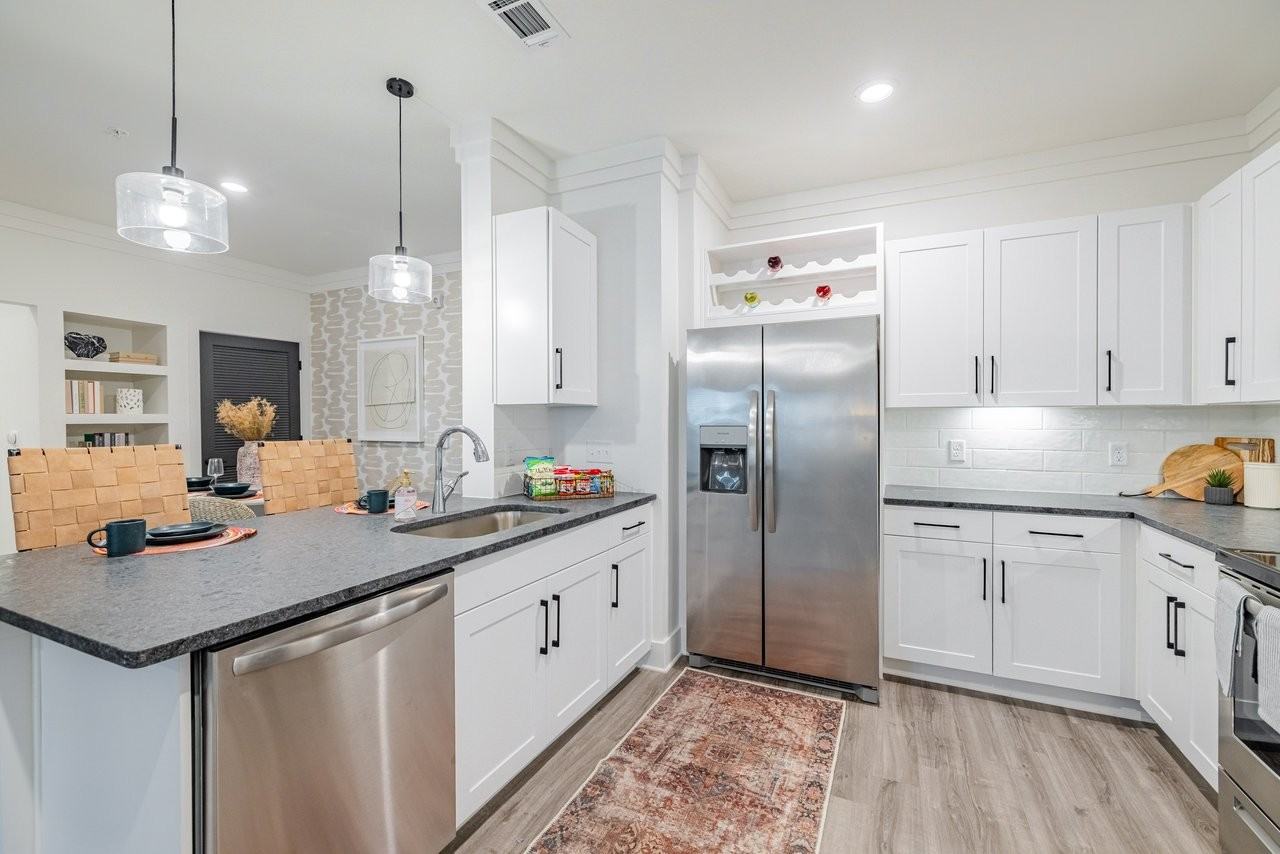 Botanic Apartments - Photo 6 of 50