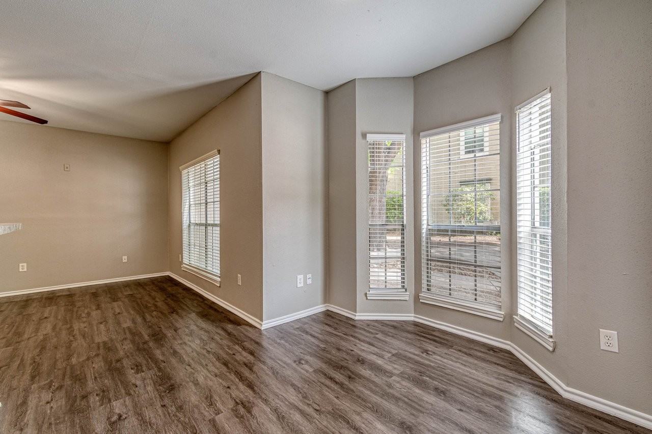 Carlyle Place Apartments - Photo 6 of 50