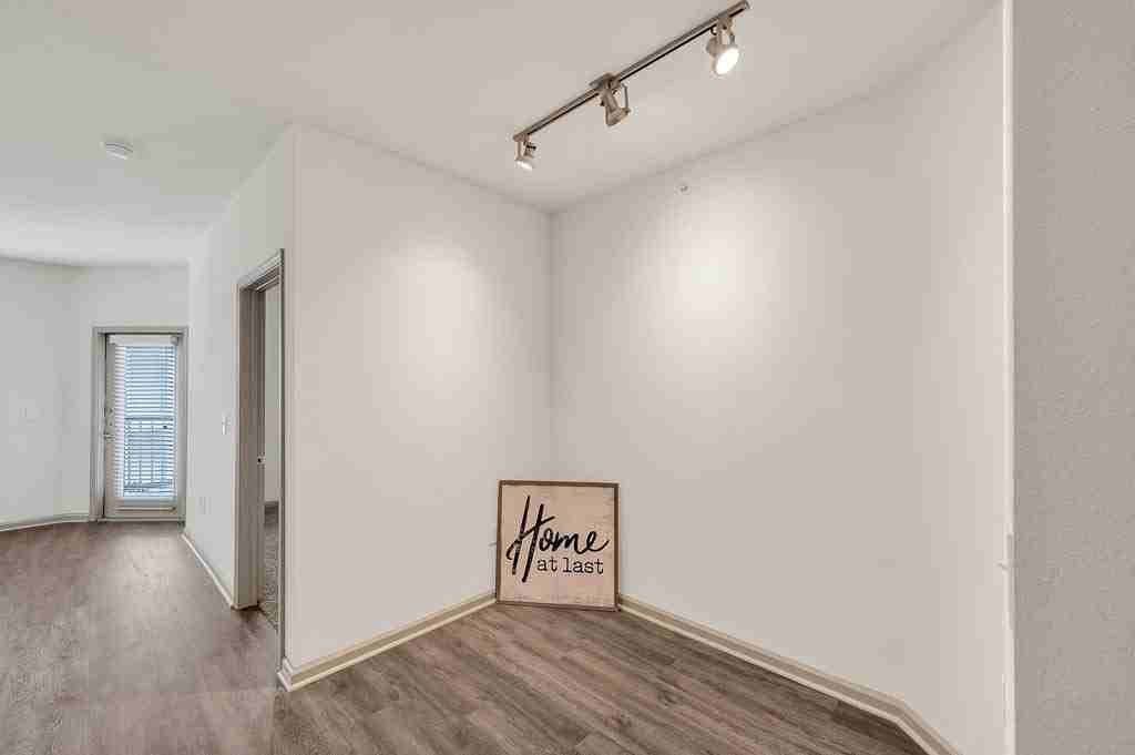 Anatole at Norman - Photo 4 of 48