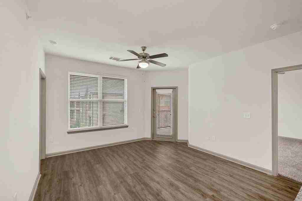 Anatole at Norman - Photo 7 of 48