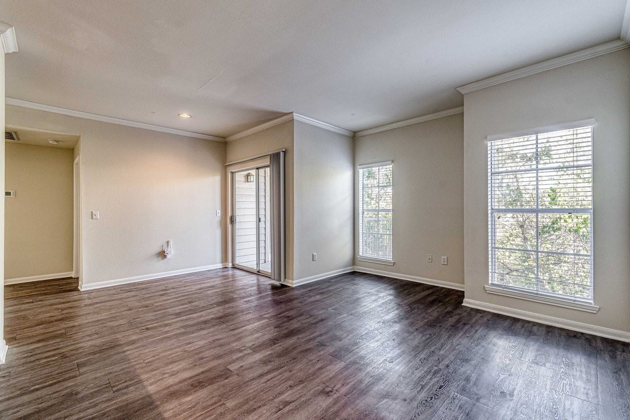 Ventana - Photo 4 of 50