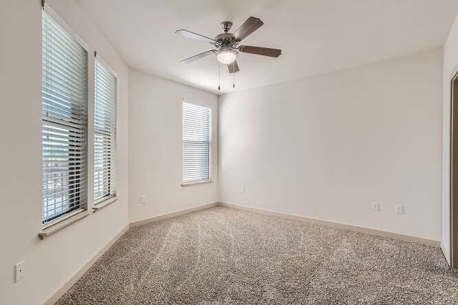 West 46th Apartments - Photo 6 of 32