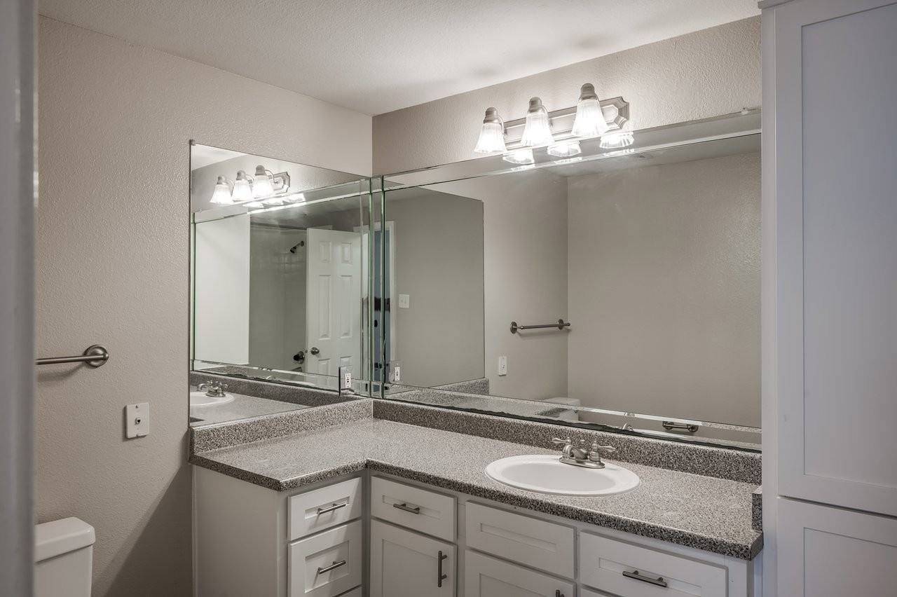 Vinings - Photo 7 of 23