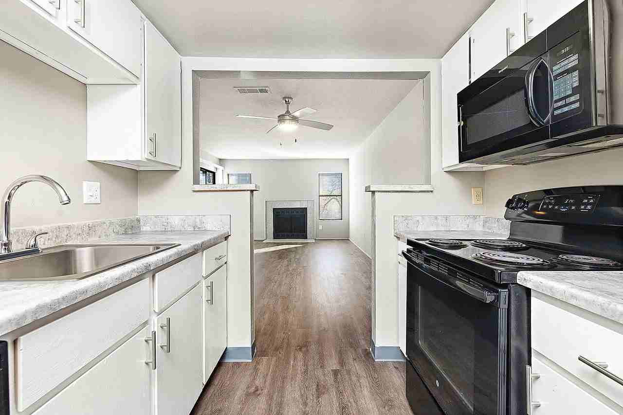 Timberlane Village Apartments - Photo 3 of 38