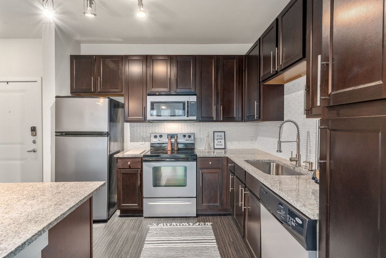 Zang Triangle - Photo 3 of 40