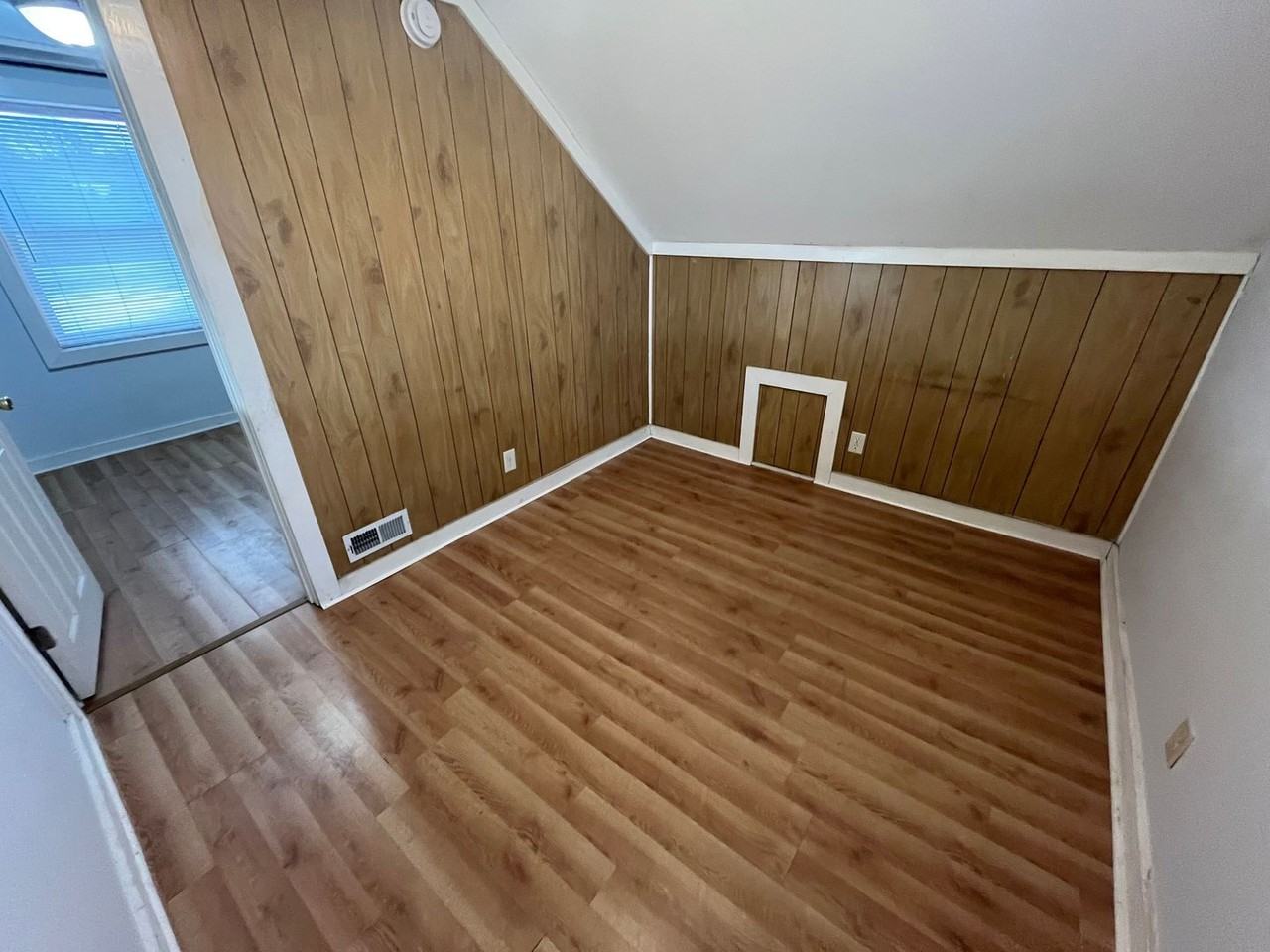 706 Erie St - Photo 2 of 9