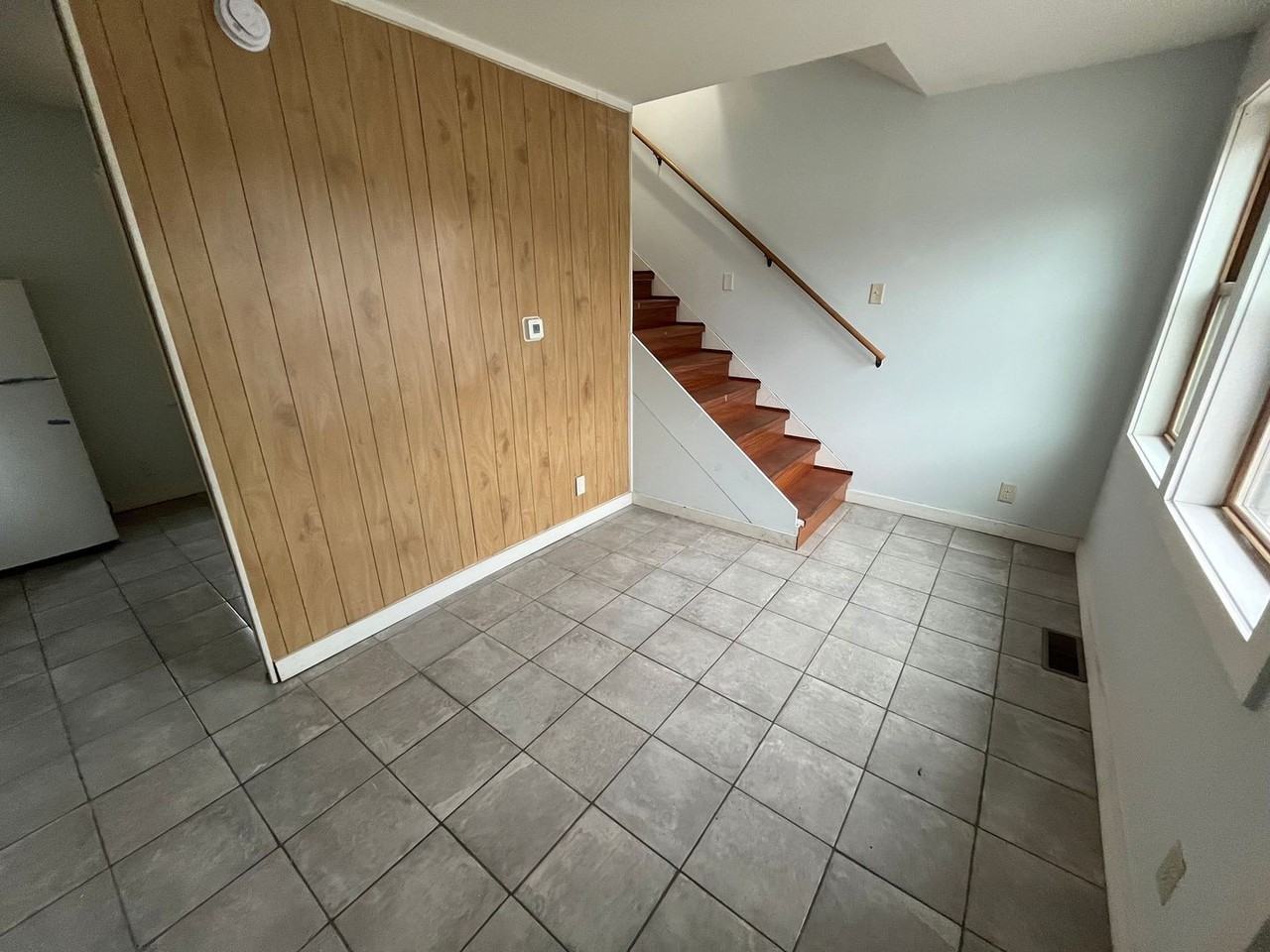 706 Erie St - Photo 5 of 9