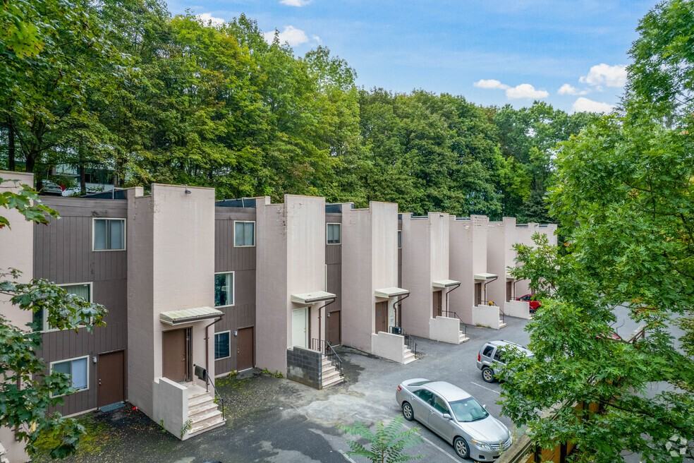 212 Giles St #1 - Photo 2 of 13