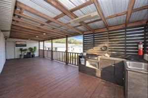 featured image of 13915 Archwood St #7