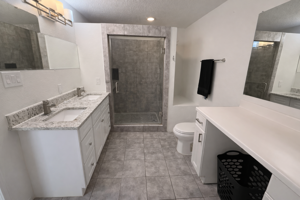 13915 Archwood St #7 - Photo 2 of 7