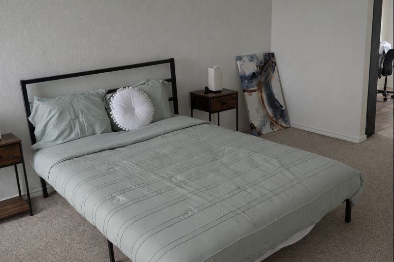 13915 Archwood St #5 - Photo 7 of 10