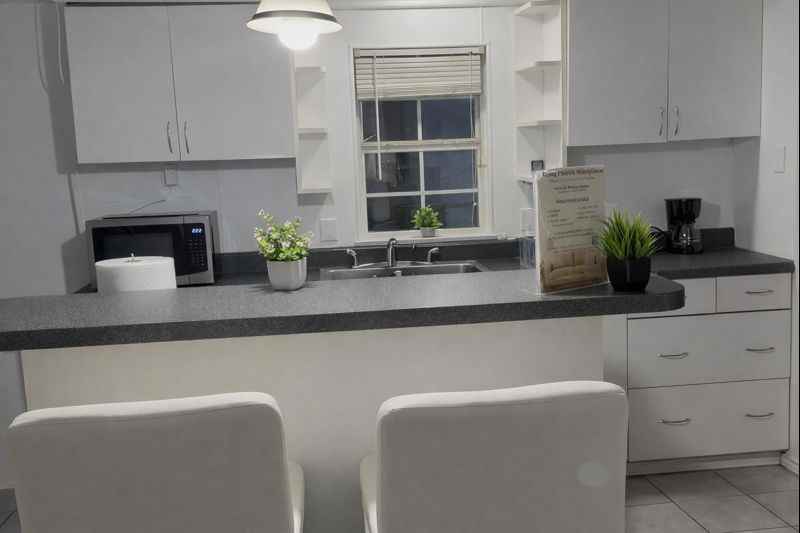 13915 Archwood St #2 - Photo 4 of 7