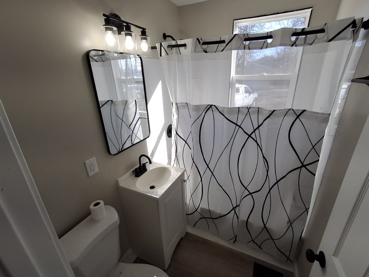 1079 E 20th Ave #NA - Photo 4 of 9