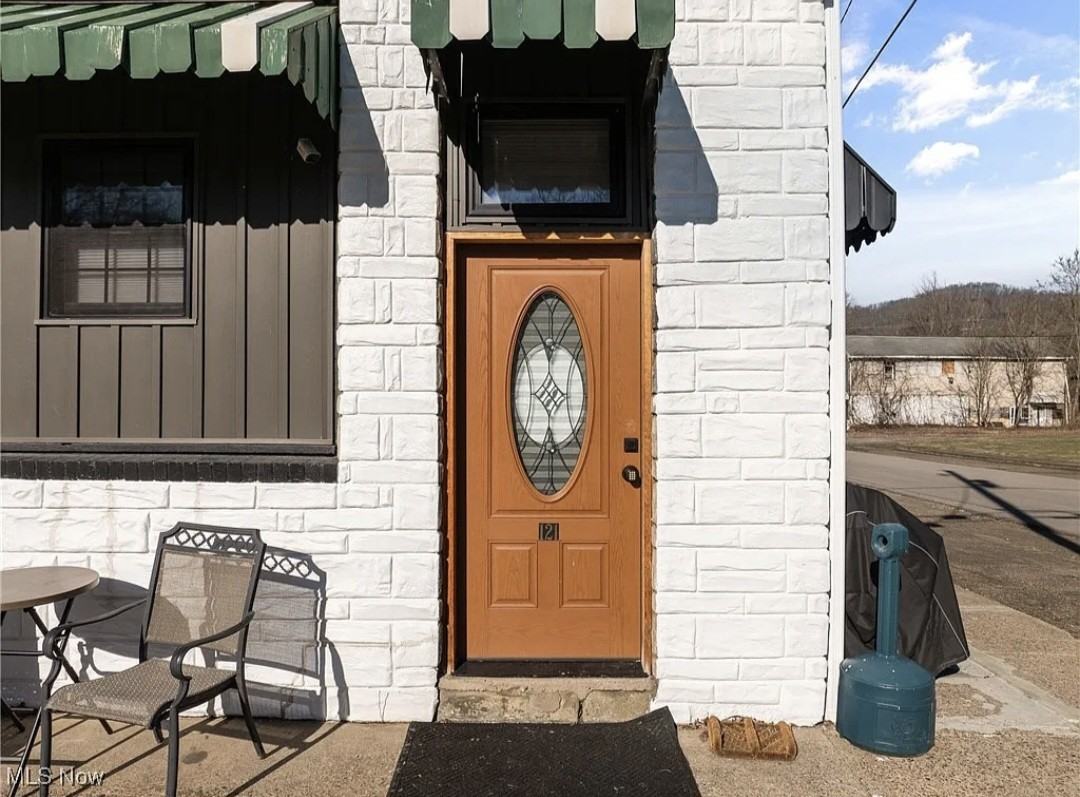 121 1st St - Photo 2 of 10