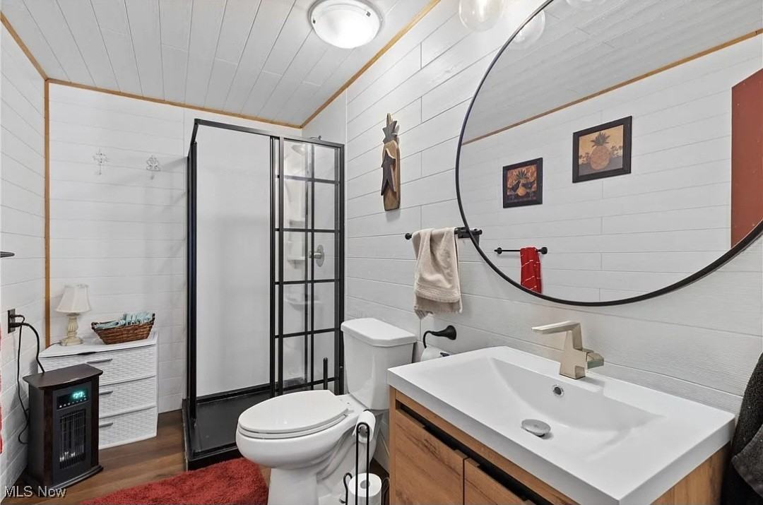 121 1st St - Photo 3 of 10