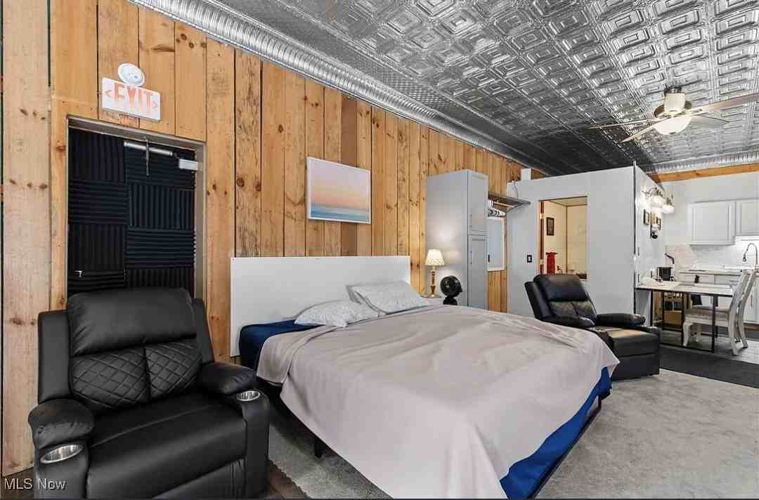 121 1st St - Photo 4 of 10