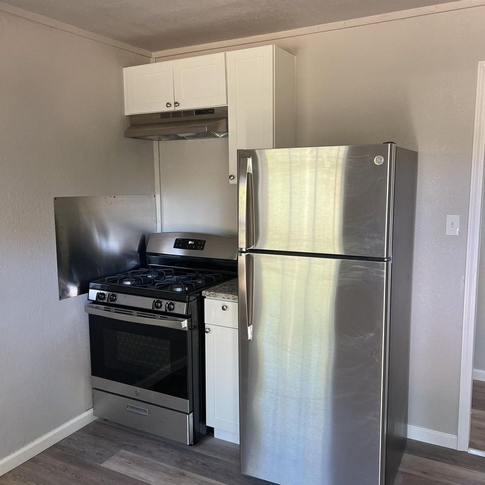 536 E Ute St #NA - Photo 4 of 7